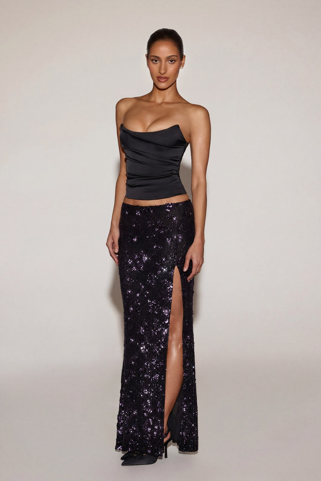 Embellished Mid-Rise Thigh-Split Maxi Skirt in Black Purple
